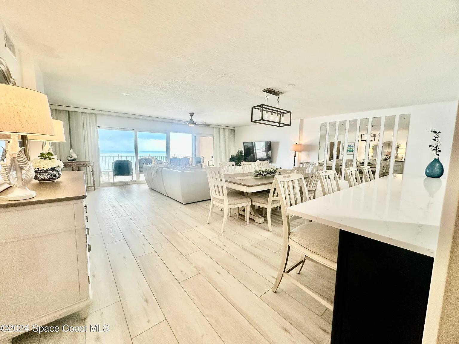 3 bed, 2.0 bath, 1969 sqft, $4,500 — Photo 3