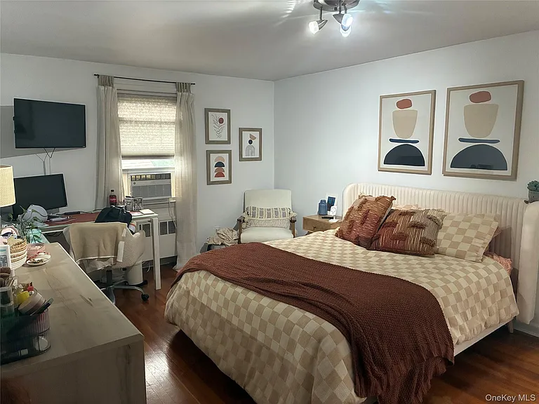 375 W Fulton St — Photo 4
