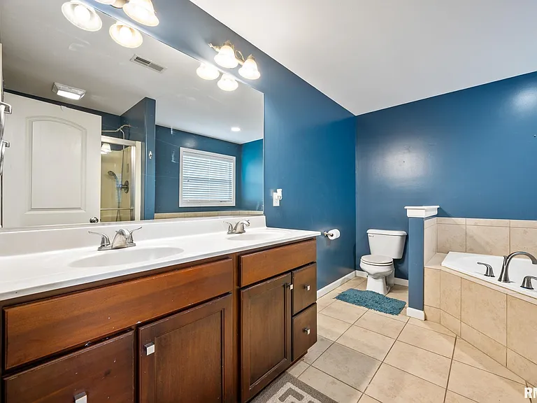 2321 W Kenfield Ct — Photo 17