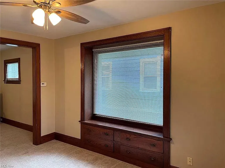 296 Ivy Pl — Photo 6