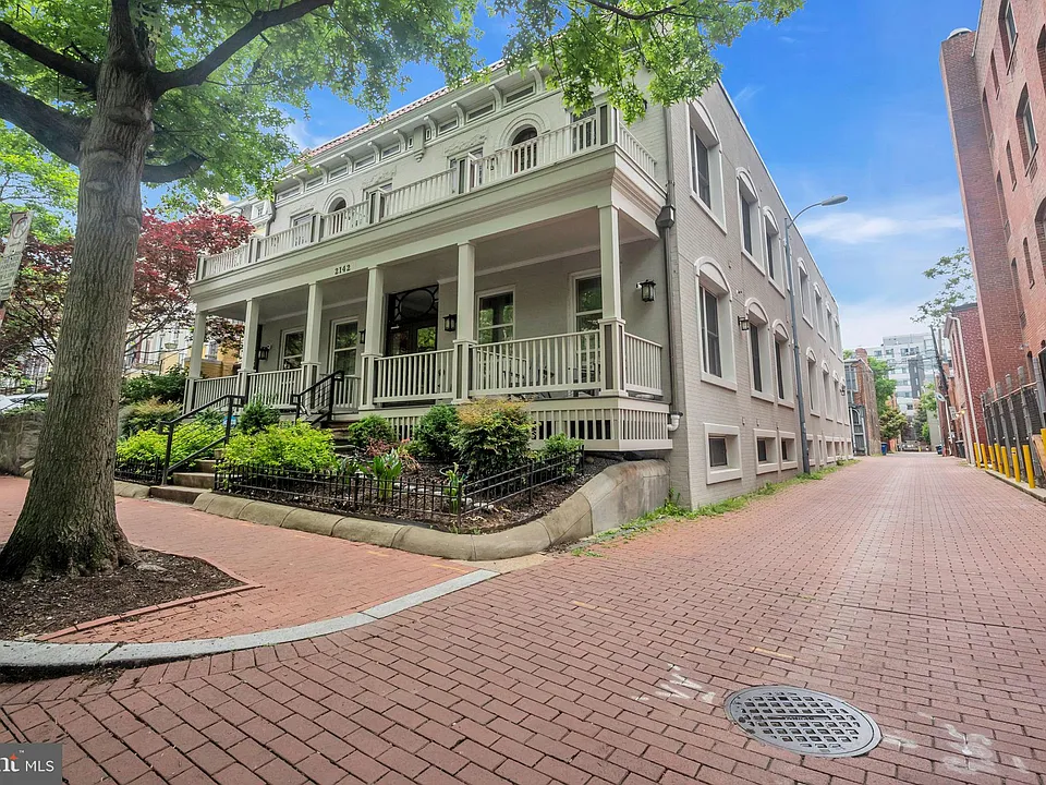 2142 O St NW #1