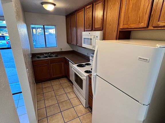 5th image of 2520-2530 E Glenn St