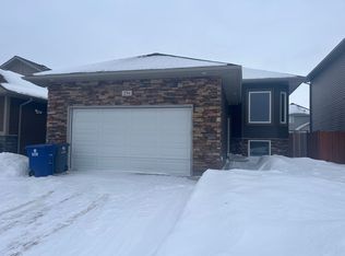 254 Macinnes St #1, Saskatoon, SK S7T0T2
