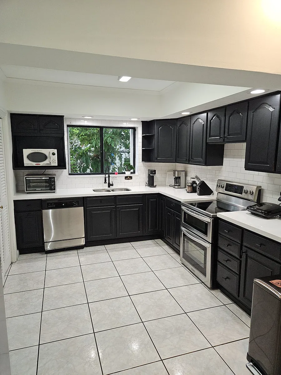 Building Photo - 8119 Harding Ave #5