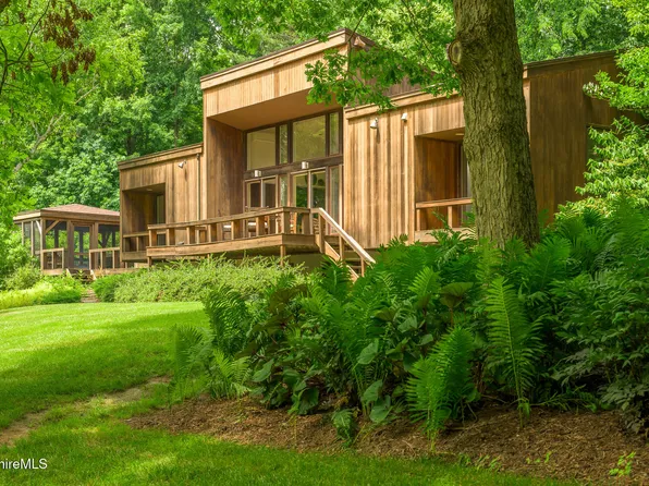 699 Hartsville New Marlboro Rd, Great Barrington, MA 01230