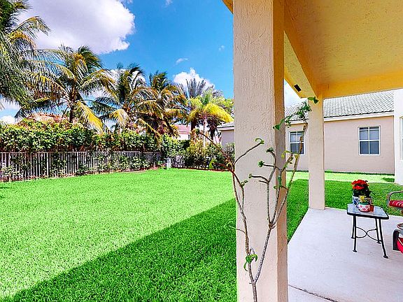 5th image of 989 Lavender Cir