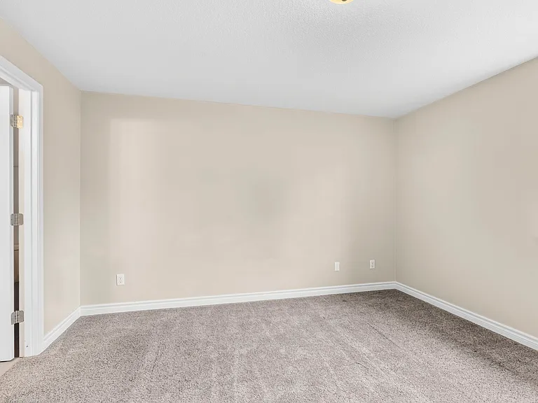 53 Michael St — Photo 8