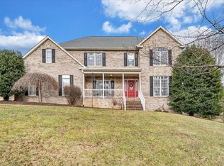 185 Walnut Manor Dr, Fincastle, VA 24090