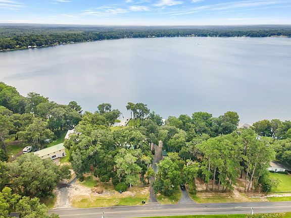 5th image of 4147 NE Cherry Lake Cir