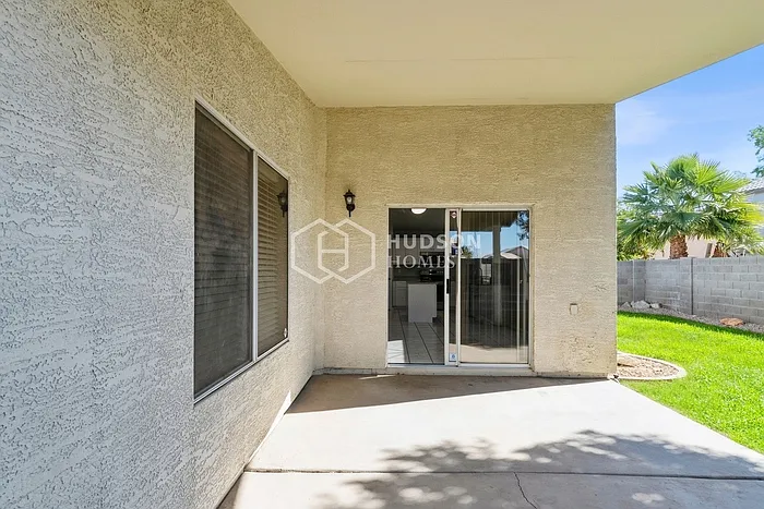 843 E Morelos St — Photo 20