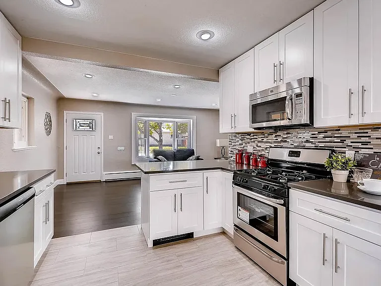 3258 Holly St — Photo 6