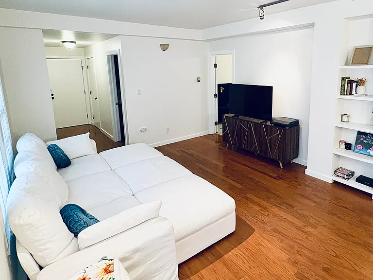 960 N Sherman St #1D — Photo 11