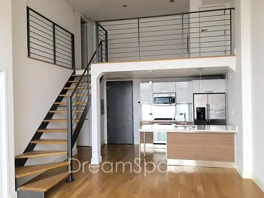 Rented by Dream Space Realty | media 32