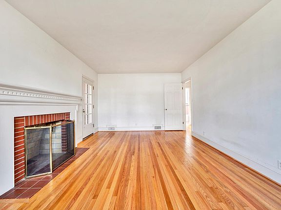 5th image of 255 Diamond Ave