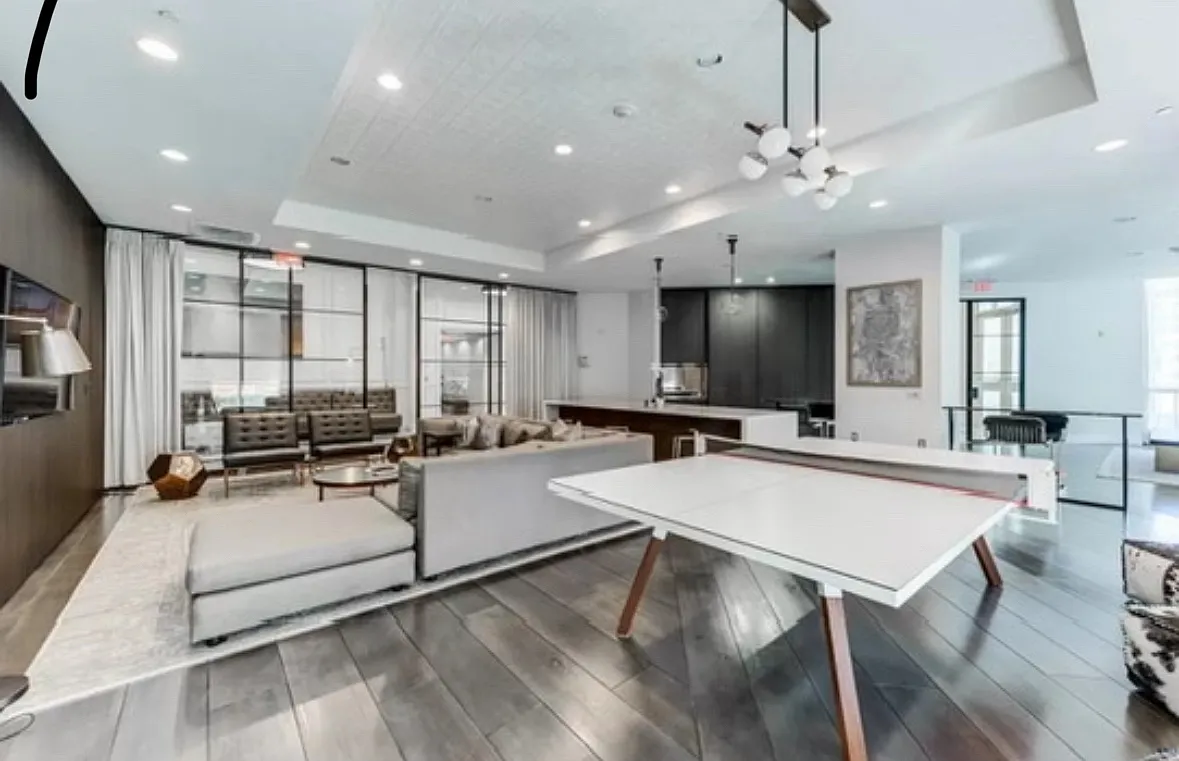 325 E Paces Ferry Rd NE — Photo 2