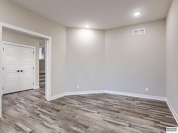 4th image of 6411 S 207th Ave