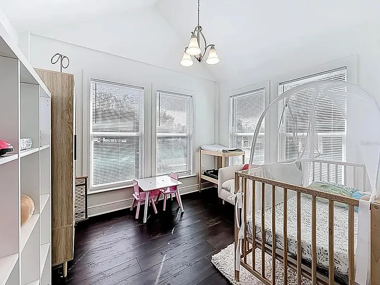 902 W Baker St — Photo 12