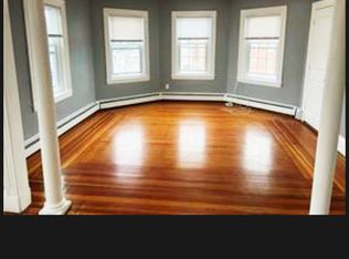 7 Sprague Ave FLOOR 1, Cranston, RI 02910