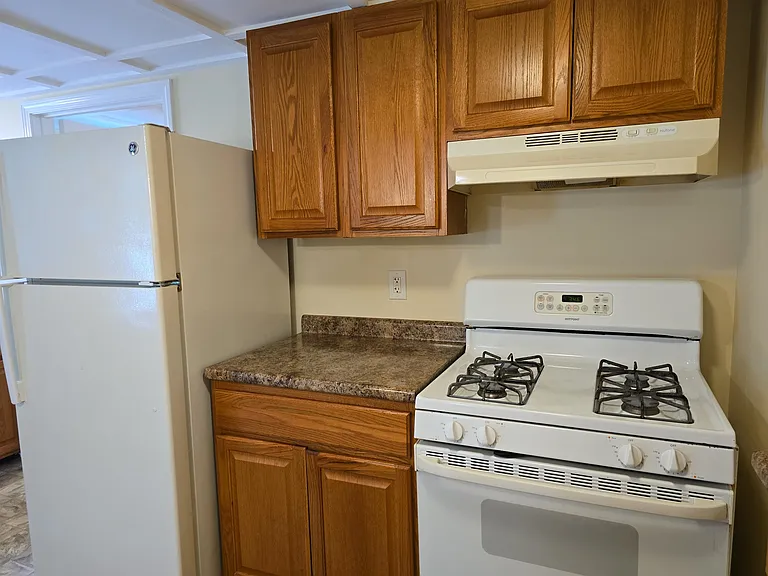 111 Maple St #B — Photo 7