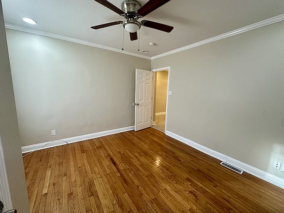 3rd image of 4010-4012 Oleatha Ave #4010