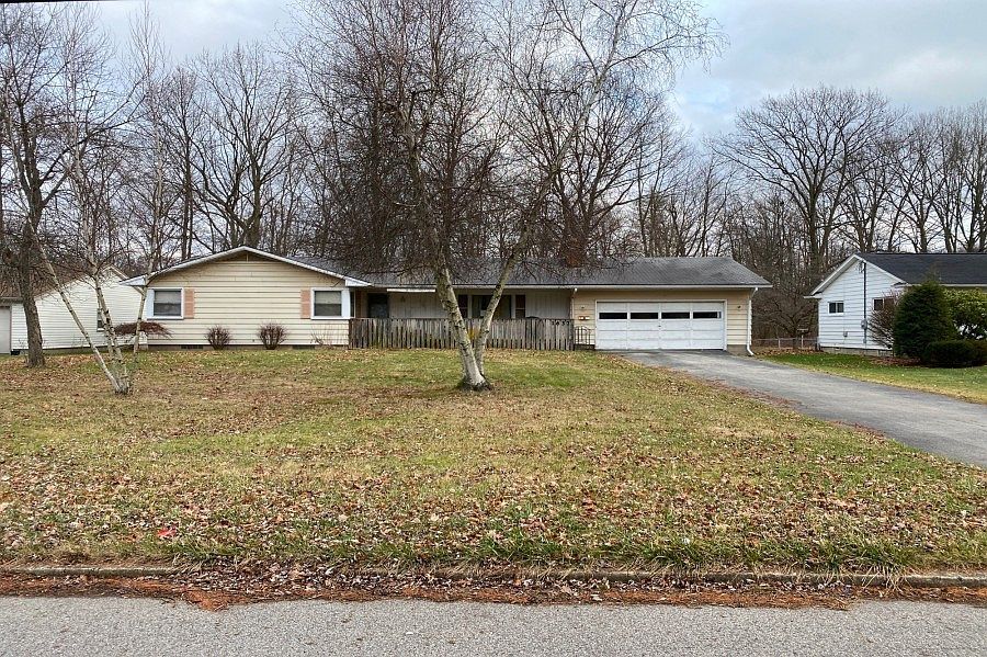 1st image of 1637 Lancaster Dr