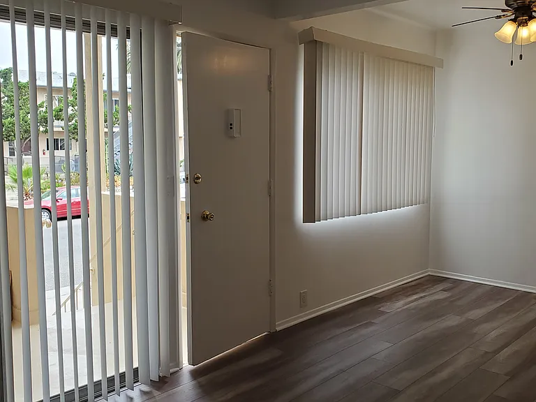 1030 Idaho Ave #5 — Photo 1