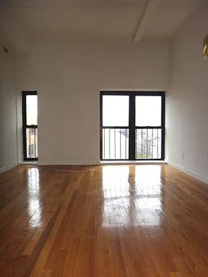 Rented by KVNY Soho | media 34