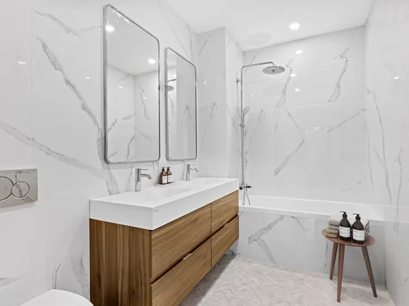 78-29 Austin Street image 12 of 30