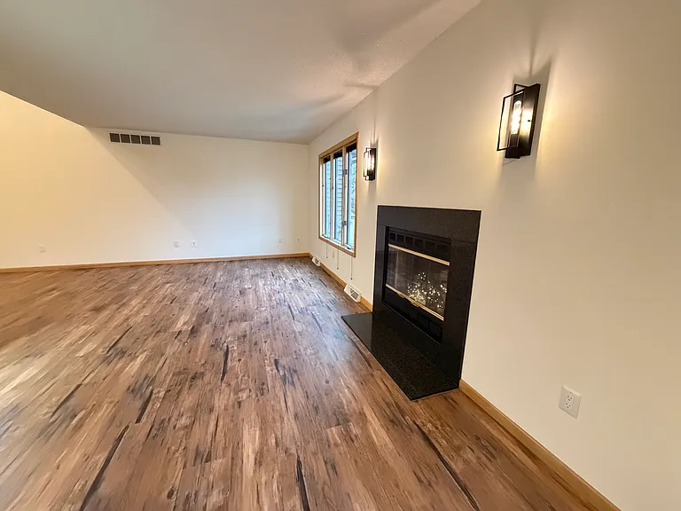 4553 Abbott Rd — Photo 5