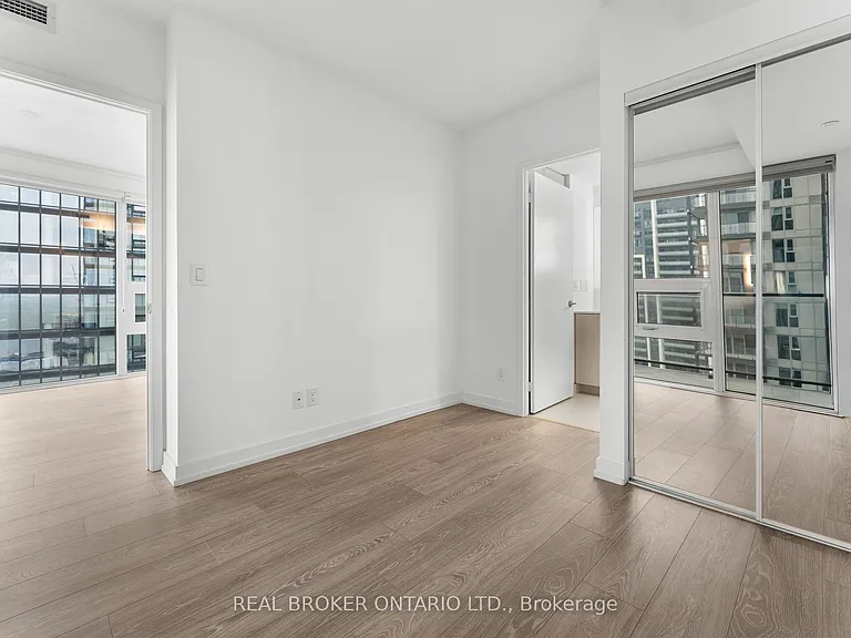 19 Western Battery Rd #2206 — Photo 14