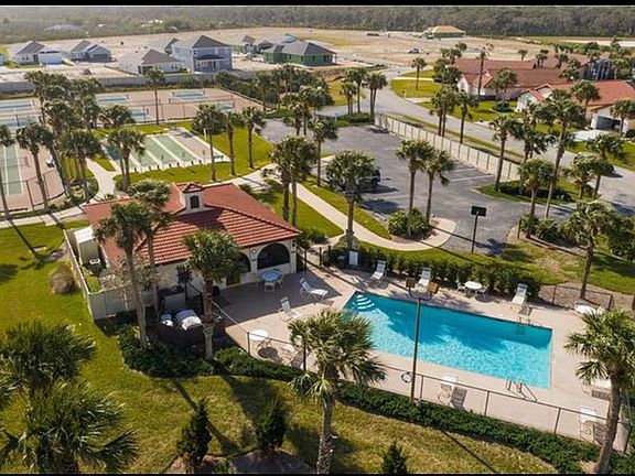 Beautiful pool within walking distance from the house