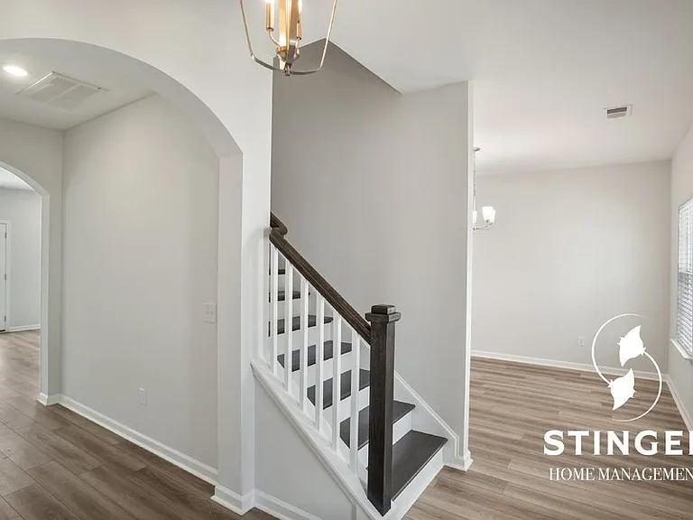 103 Grange Ln — Photo 5