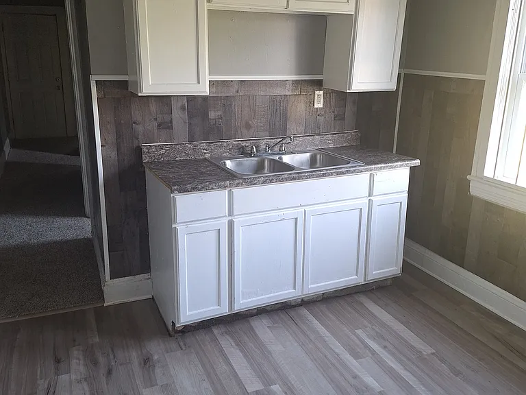 3438 E 140th St #2 — Photo 8