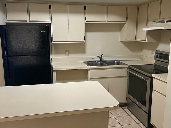 5th image of 2454 Santa Barbara Blvd #D