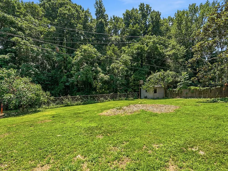 1230 Roanoke Ave — Photo 43