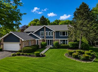 250 Covington Dr, Barrington, IL 60010