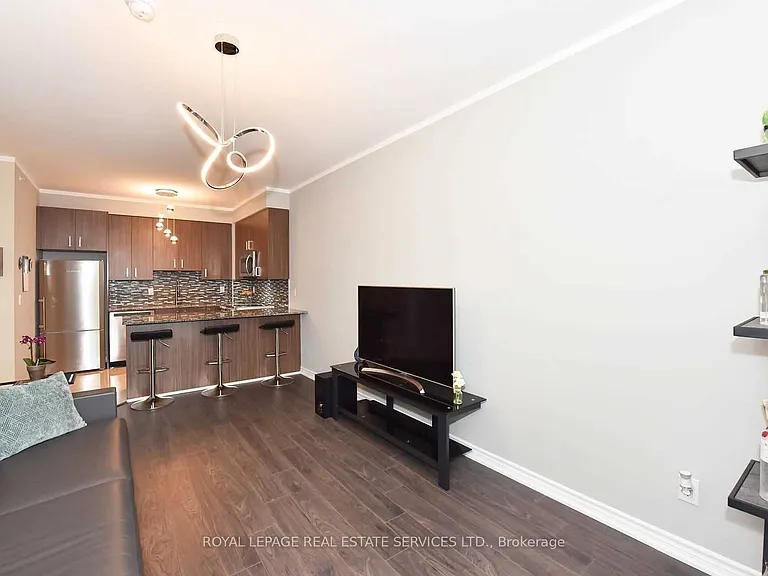 11611 Yonge St #306 — Photo 15