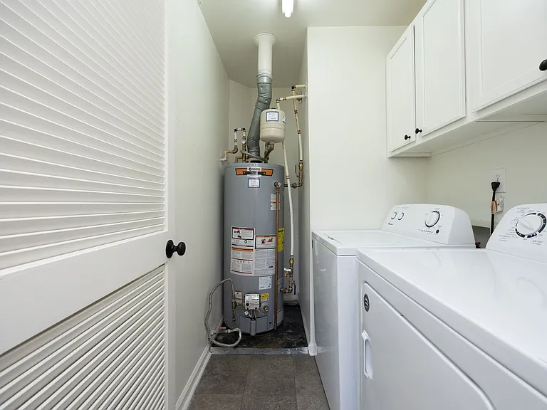 521 Renshaw Ct — Photo 14