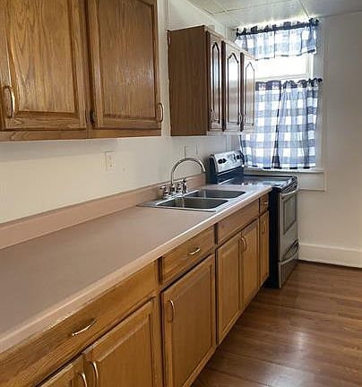 2nd image of 240 E Market St #11020236