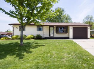318 Krieser Dr, Mayville, WI 53050