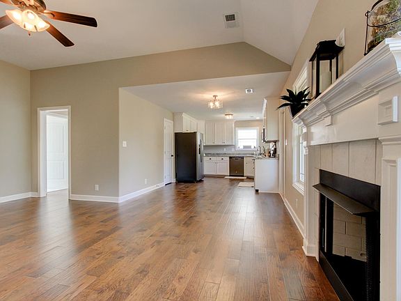 5th image of 3531 Oak Creek Dr