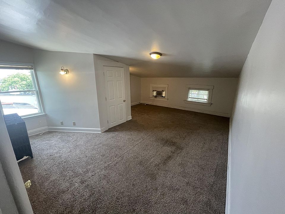 3rd floor bedroom 6