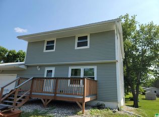 504 E Clay St, Elk Point, SD 57025