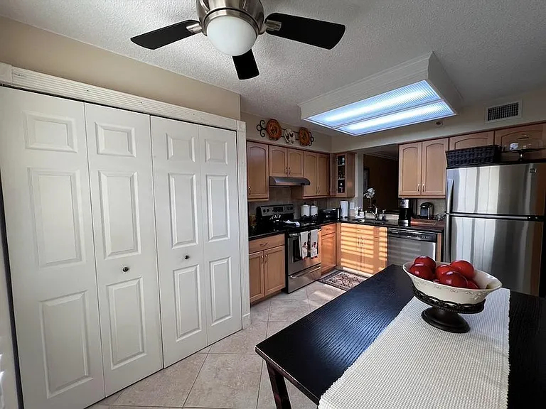 4550 NE 18th Ave #506 — Photo 9