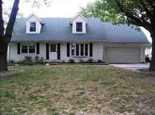 4630 SW West Dr, Topeka, KS 66606