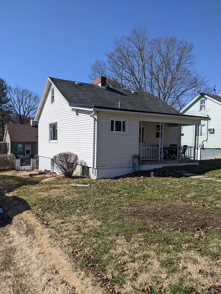 408 New Hill Rd photo 1