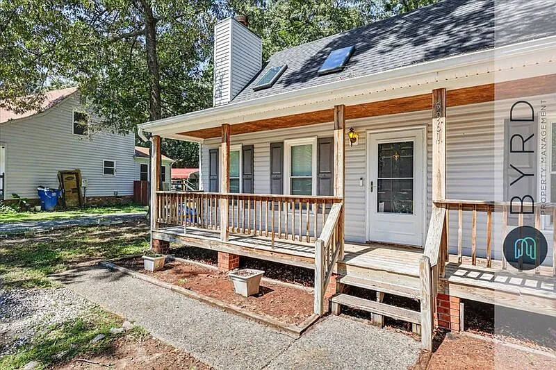3 bed, 2.0 bath, 1426 sqft, $2,200 — Photo 4