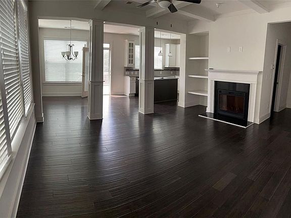 2nd image of 959 Arbor Crowne Dr