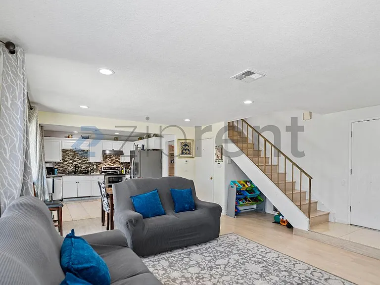 5491 Demarest Ln — Photo 8