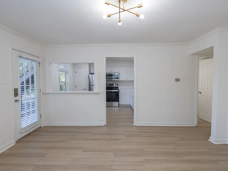 1100 Park Ln #202 — Photo 3
